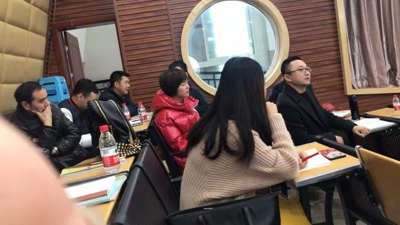 生物教研组老认真观摩课堂.jpg